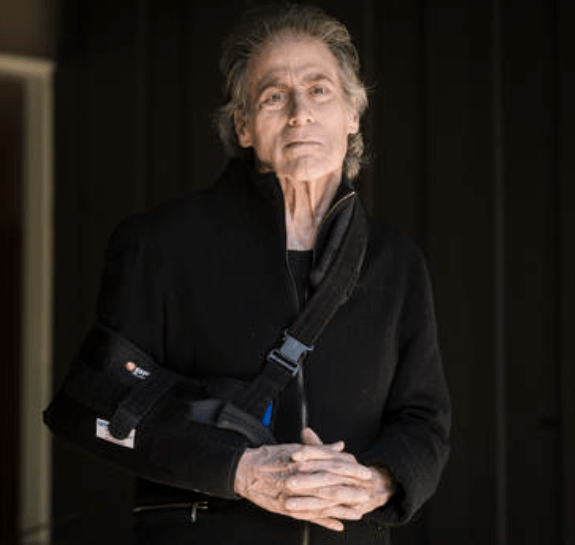 Richard Lewis, Comedian and "Curb Your Enthusiasm" Star, Passes Away at 76